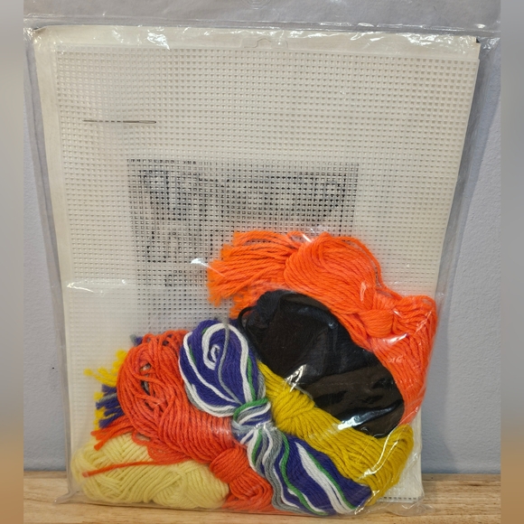 Vintage Hobby Kraft Happy Halloween Needlecraft Kit - Picture 5 of 6